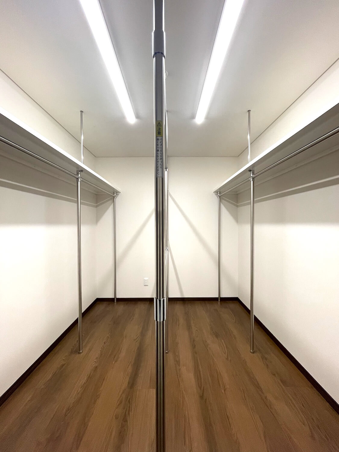 ニューガイアクレドール博多 Bタイプ_WIC　※部屋によってクロス・建具の色等変わります。