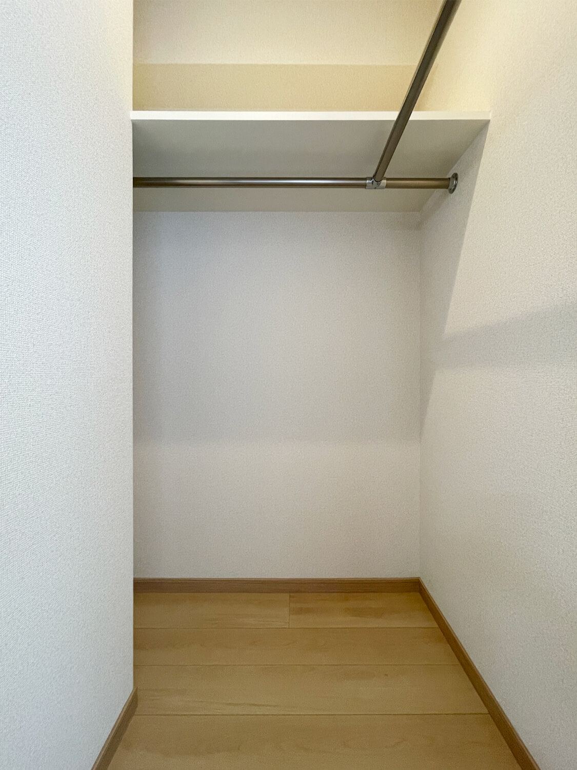 ニューガイアリルーム平尾駅前№24 4号室タイプ_ウォークインクローゼット　※部屋によってクロス・建具の色等変わります。