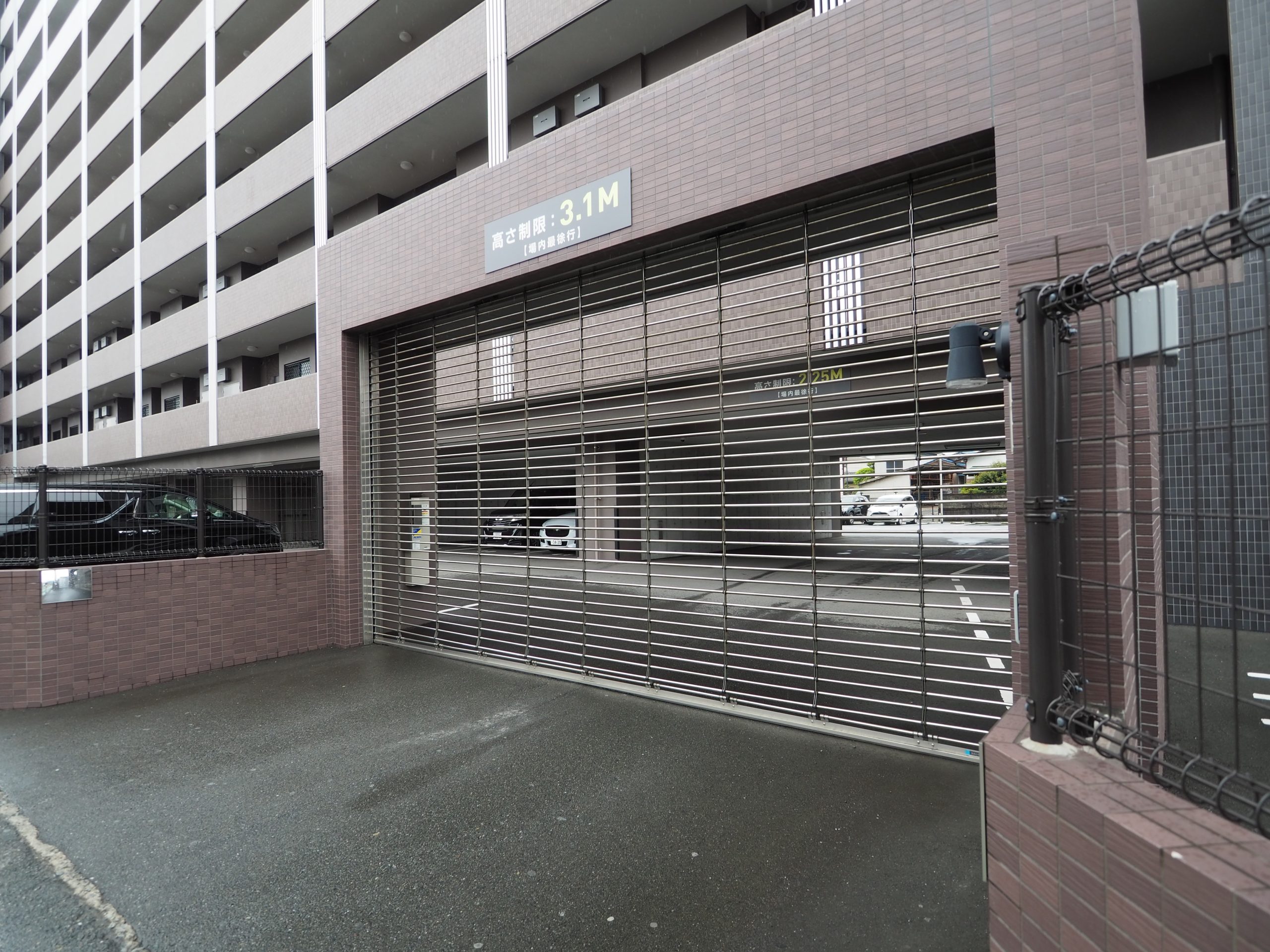 ニューガイア飯塚北 駐車場シャッターゲート