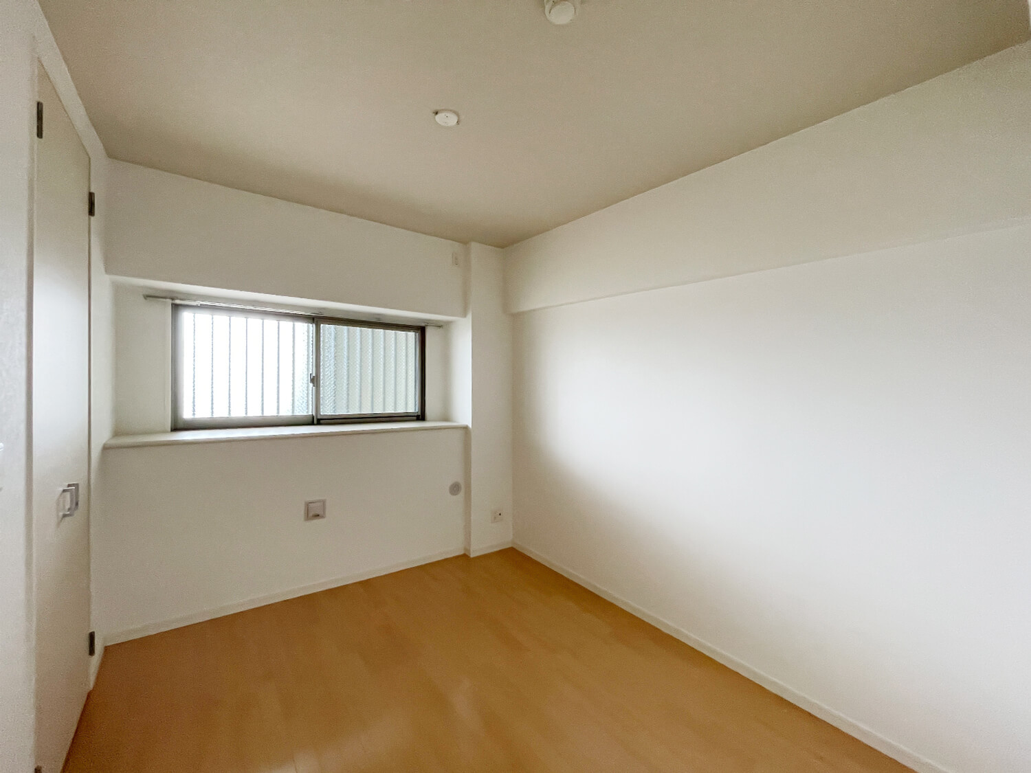サンガイア和賀 3号室タイプ_洋室　※参考写真。部屋によってクロス等異なります