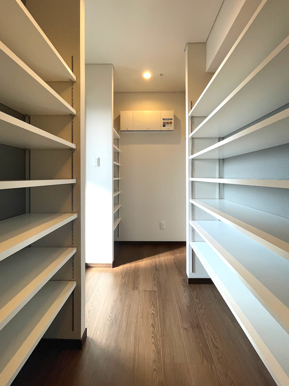 ニューガイアクレドール博多 Bタイプ_SIC　※部屋によってクロス・建具の色等変わります。