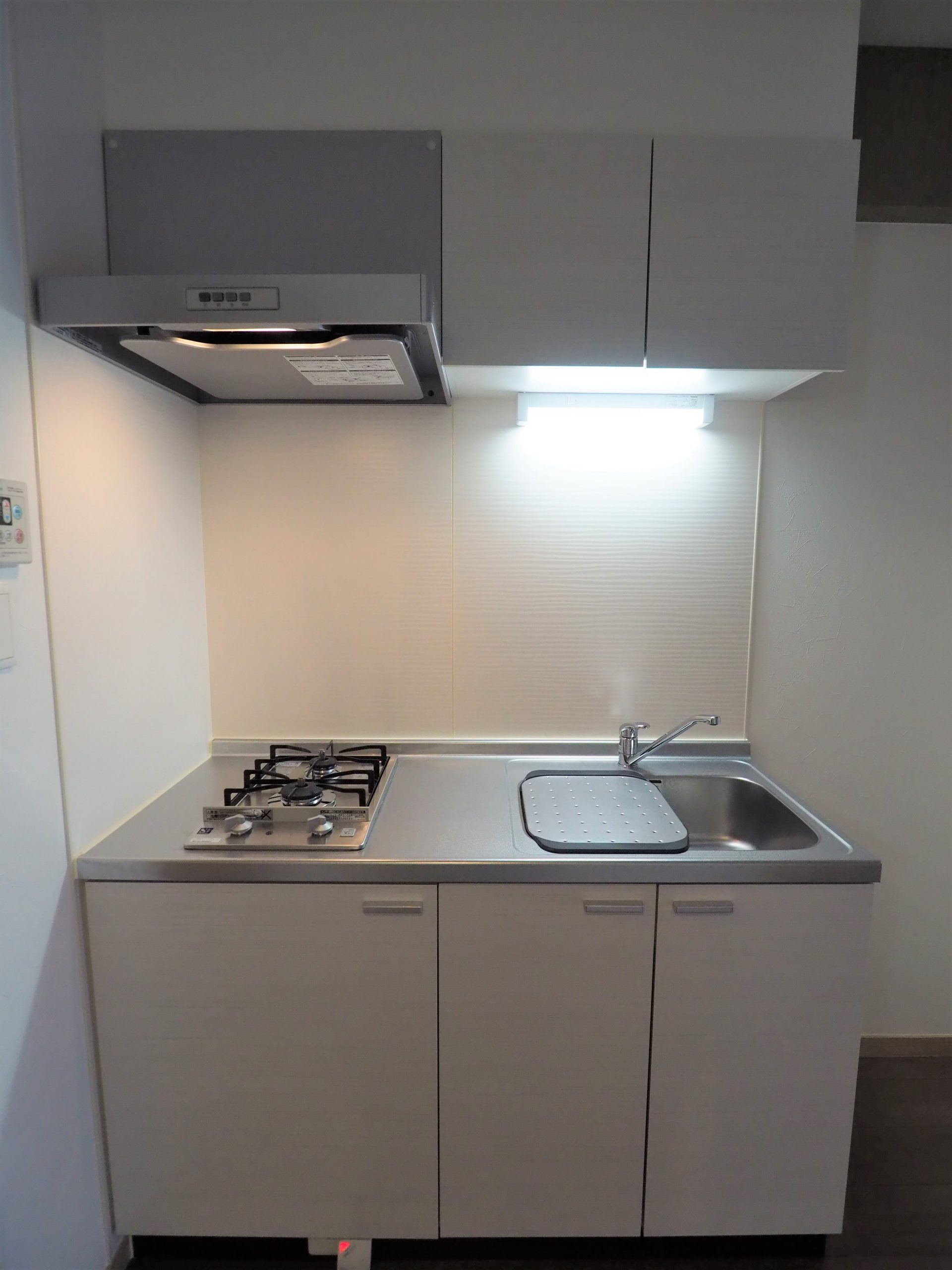 ニューガイアリルーム平尾駅前№24 ３号室タイプ_キッチン　※部屋によってクロス・建具の色等変わります。