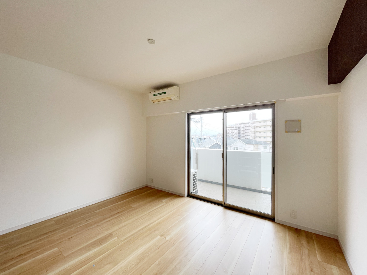 ニューガイアサンコーポフジシン 2号室タイプ_LDK　※参考写真。部屋によってクロス等異なります