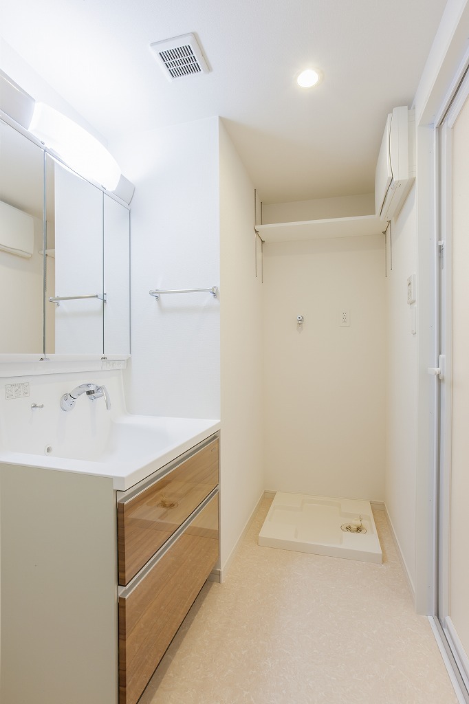 コンフォート筑紫 2LDK_洗面室　※部屋によってクロス・建具の色等変わります。
