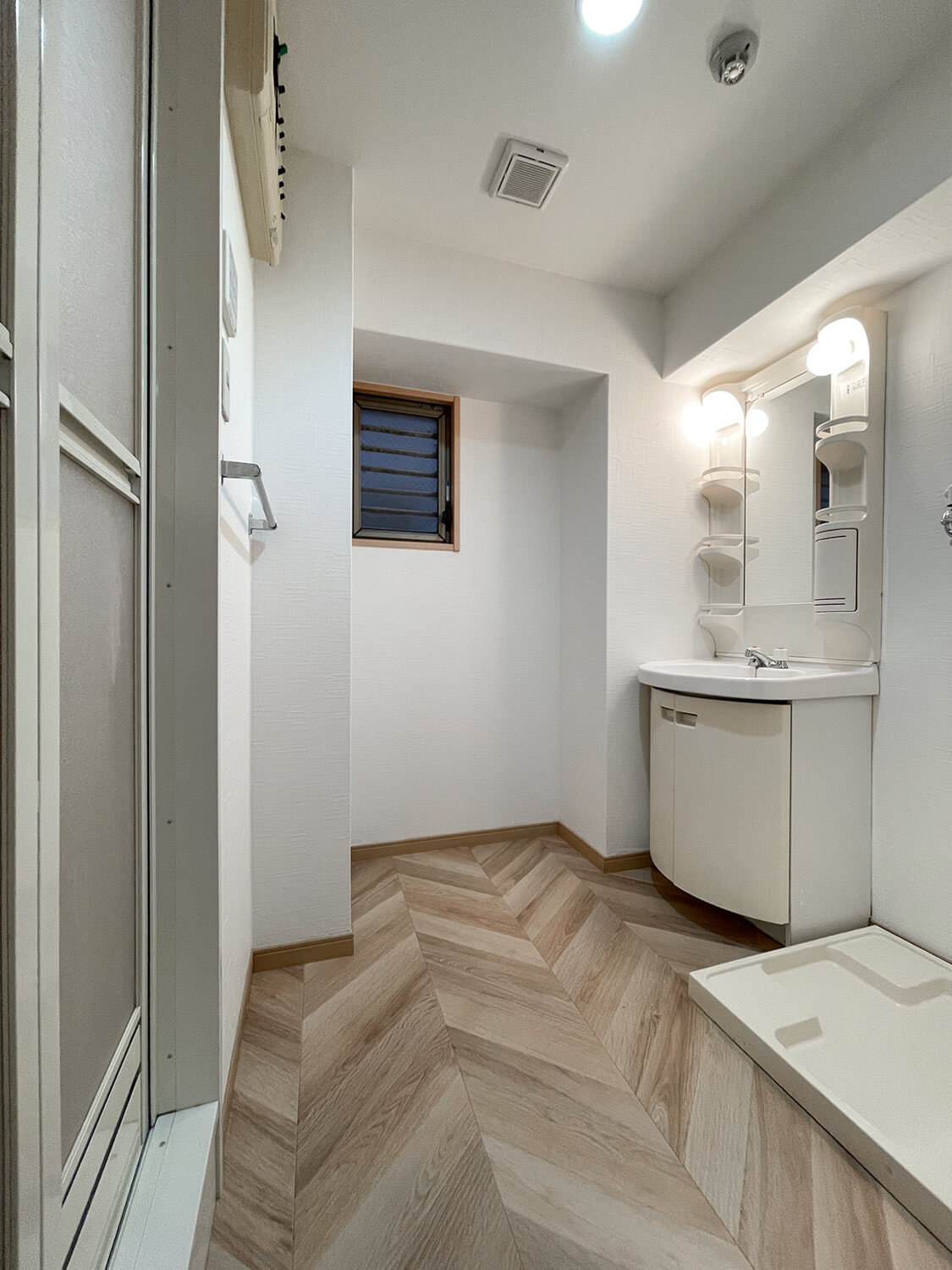 ニューガイアリルーム西新南№67 1LDKタイプ_洗面脱衣所　※部屋によってクロス・建具の色等変わります。