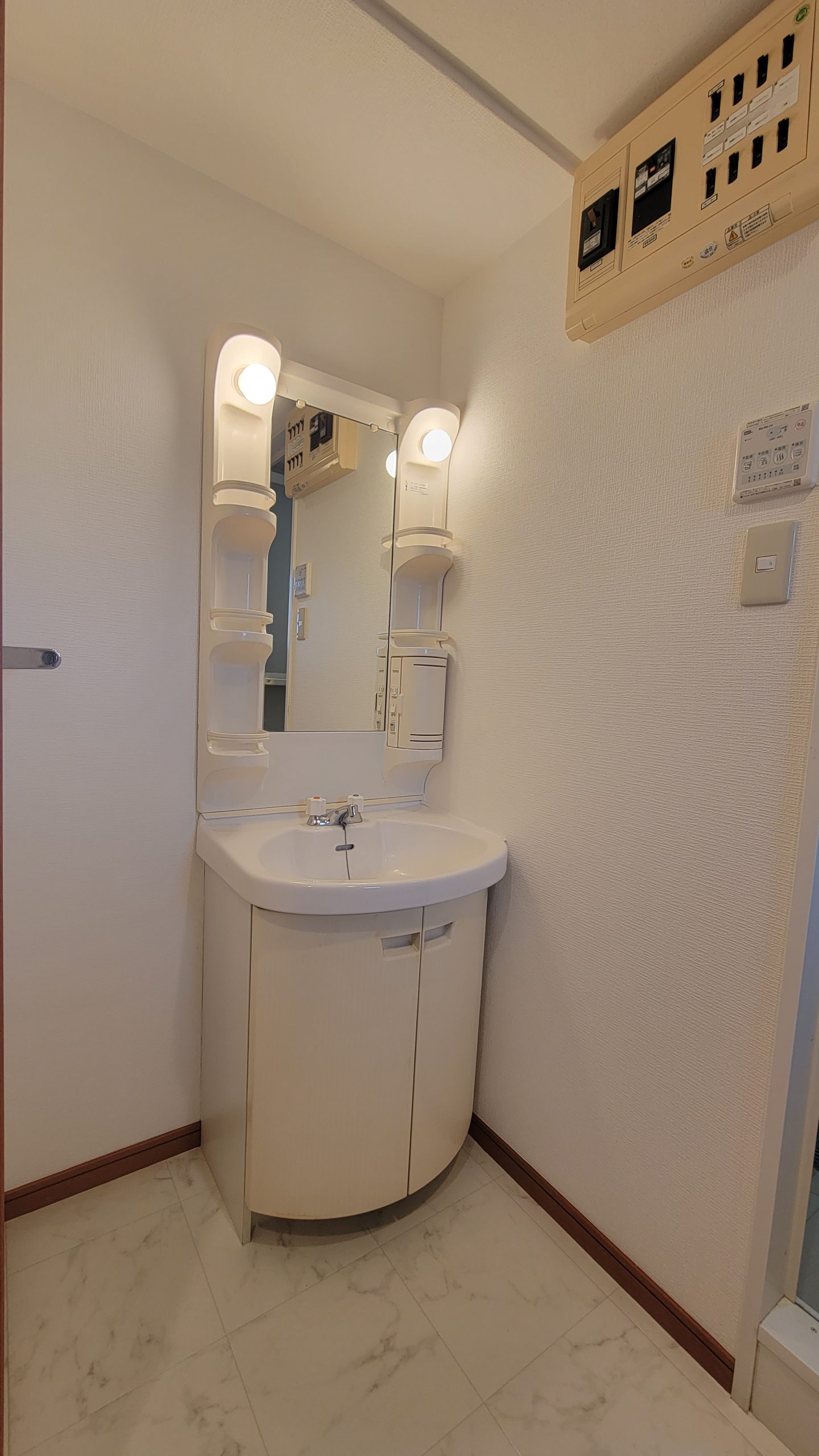 ニューガイアリルーム西新南№67 2LDKタイプ_洗面所　※部屋によってクロス・建具の色等変わります。
