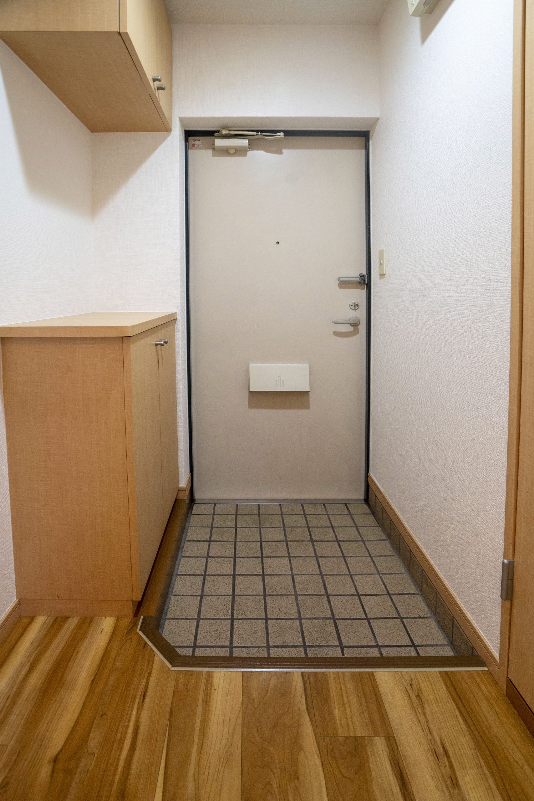ニューガイアリルーム港№72 1Rタイプ_玄関　※参考写真。部屋によってクロス・建具の色等変わります。