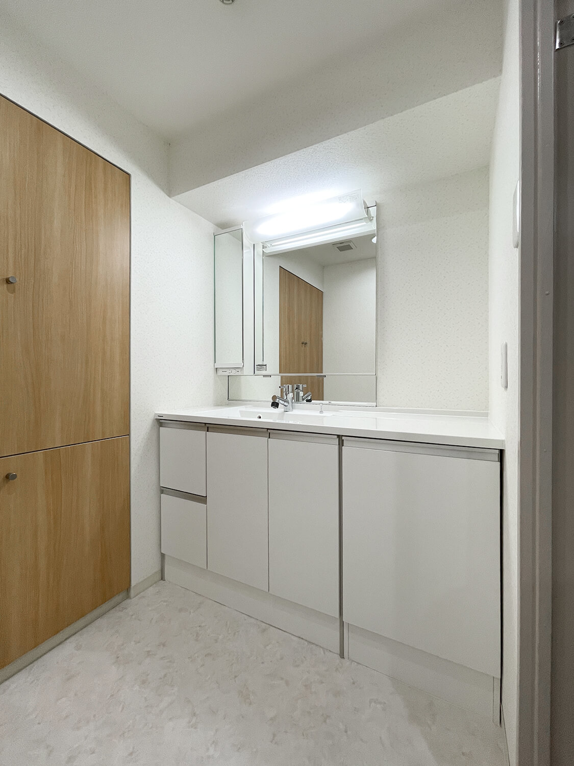 ニューガイアリルーム西葛西№59 3LDKタイプ_洗面台　※部屋によってクロス・建具の色等変わります。