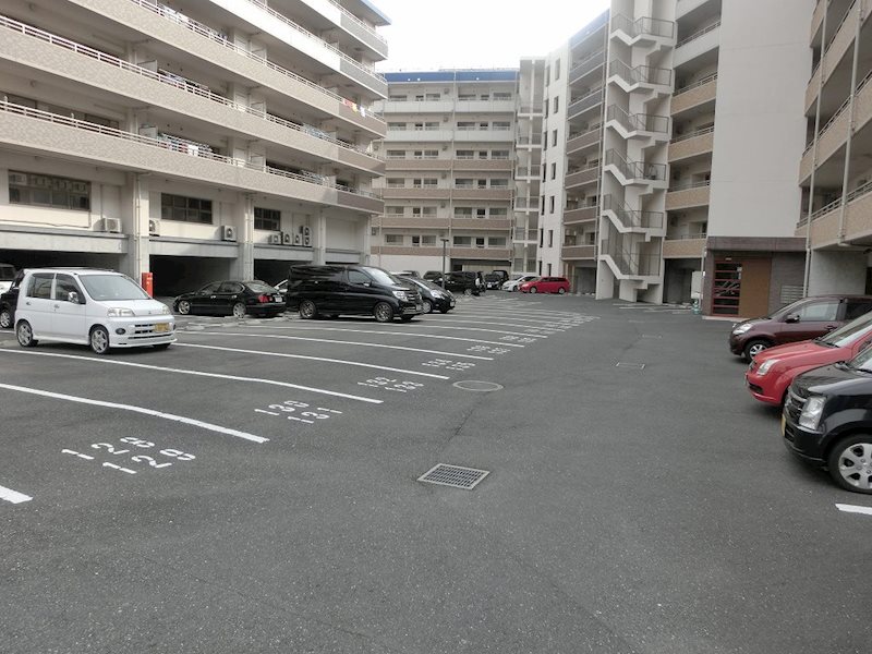 ニューガイア四季彩の丘Ｂ棟 駐車場
